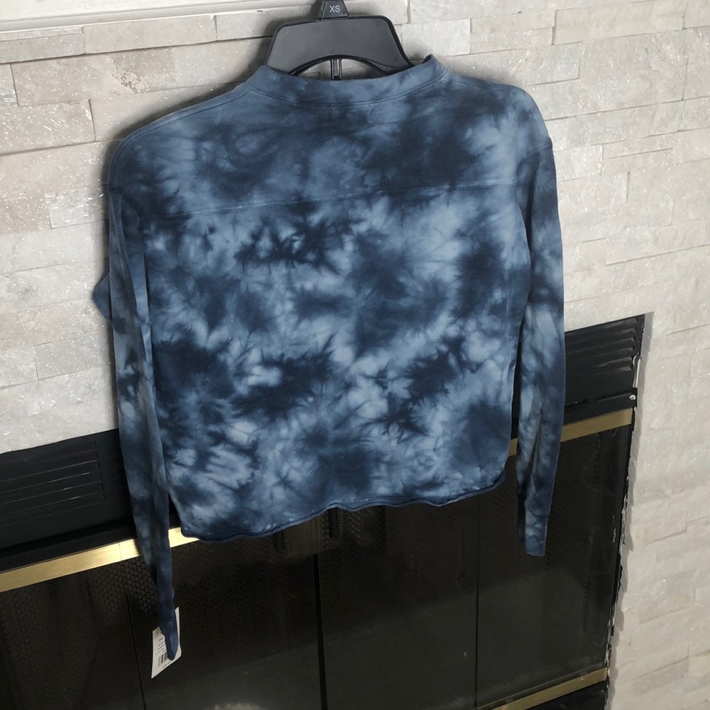 NEW ELEPHANT CROP TOP SWEATER - Picture 6 of 7